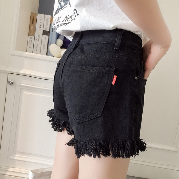 Pantaloni scurti de dama in doua culori