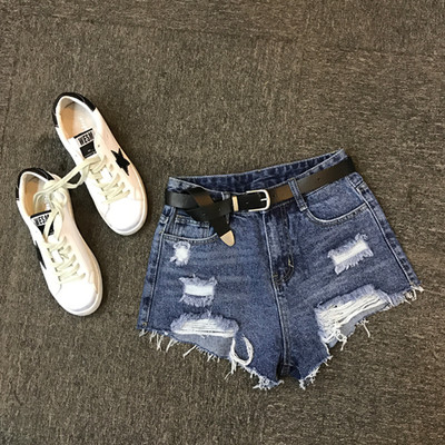 Γυναικεία σορτς με υψηλή μέση και ζώνη κατάλληλη για καθημερινή ζωή