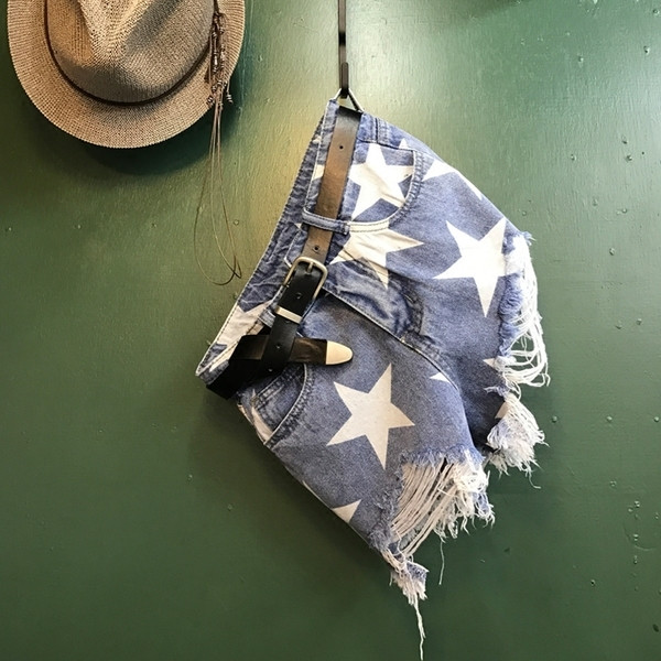 Blugi scurti dama casual cu aplicatie stea si curea