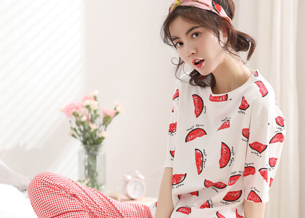 Pijamale de damă din bumbac - pantaloni lungi în carouri + tricou alb cu mâneci scurte și imprimeu pepene verde