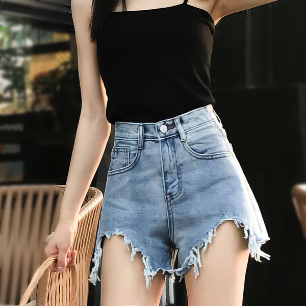 Дамски къси дънкови панталони с висока талия в светъл цвят