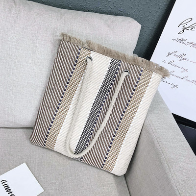 Καθημερινή γυναικεία τσάντα με βραχίονες σε διάφορα χρώματα