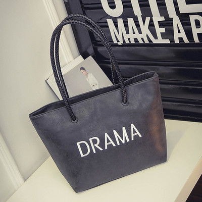 Άνετη γυναικεία τσάντα από οικολογικό δέρμα με διάφορα χρώματα