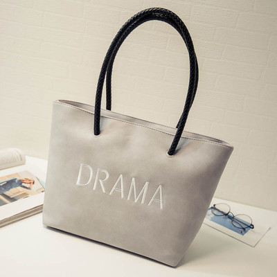 Άνετη γυναικεία τσάντα από οικολογικό δέρμα με διάφορα χρώματα