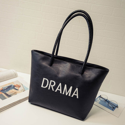 Άνετη γυναικεία τσάντα από οικολογικό δέρμα με διάφορα χρώματα