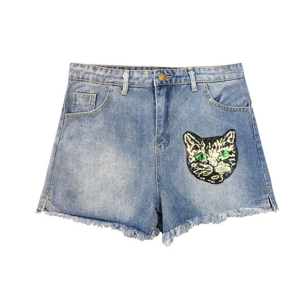 Pantaloni scurți de damă cu aplicație