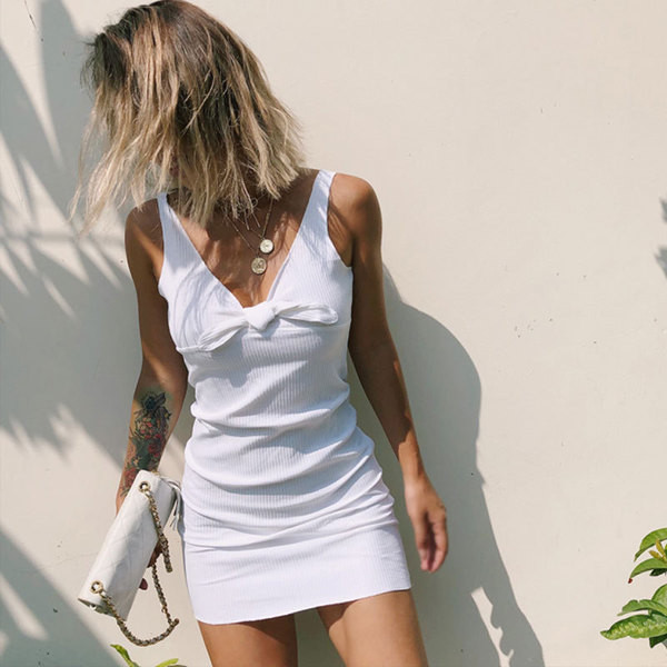 Ежедневна дамска рокля с V-образно деколте и панделка  в няколко цвята 