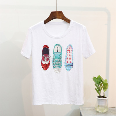 Καθημερινή γυναικεία μπλούζα με ενδιαφέρουσα εφαρμογή