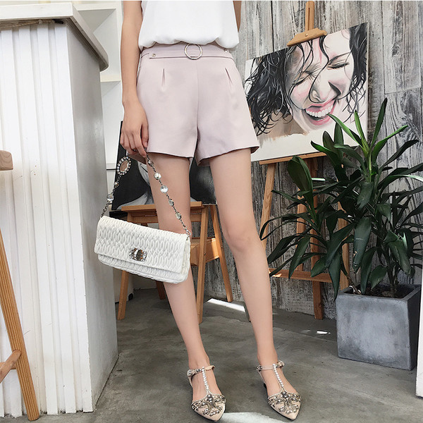 Елегантни къси дамски панталони 