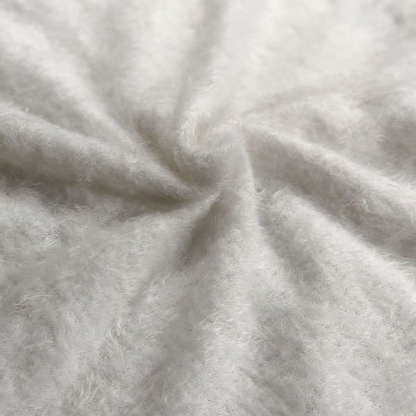 Γυναικείο κοντό μπλουζάκι με λευκούς ώμους