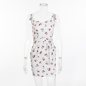 Απαλή φόρεμα κυρίες με πολύχρωμες εφαρμογές