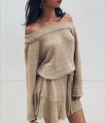 Rochie scurtă de damă cu umerii căzuți și curea în talie