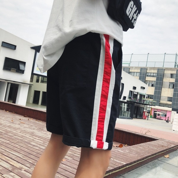 Pantaloni scurți bărbați în dungi