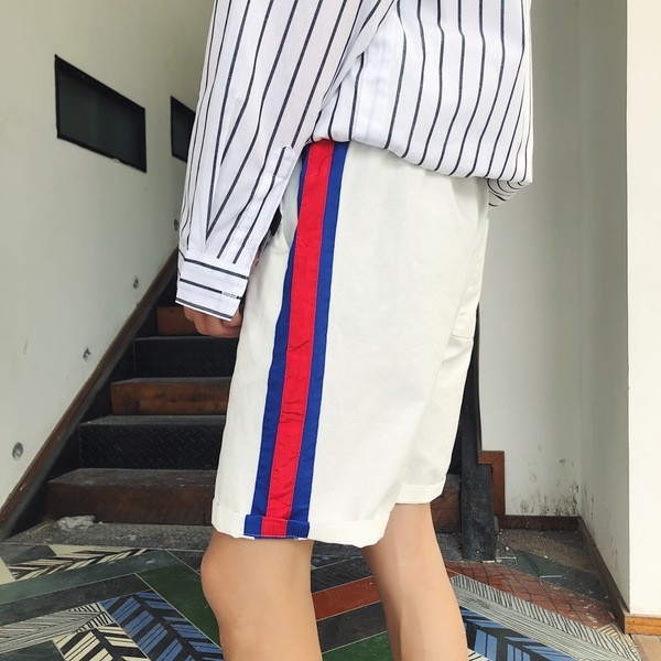 Pantaloni scurți bărbați în dungi