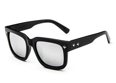 Γυαλιά ηλίου με τετράγωνο σχήμα και μεταλλική διακόσμηση σε τρία χρώματα