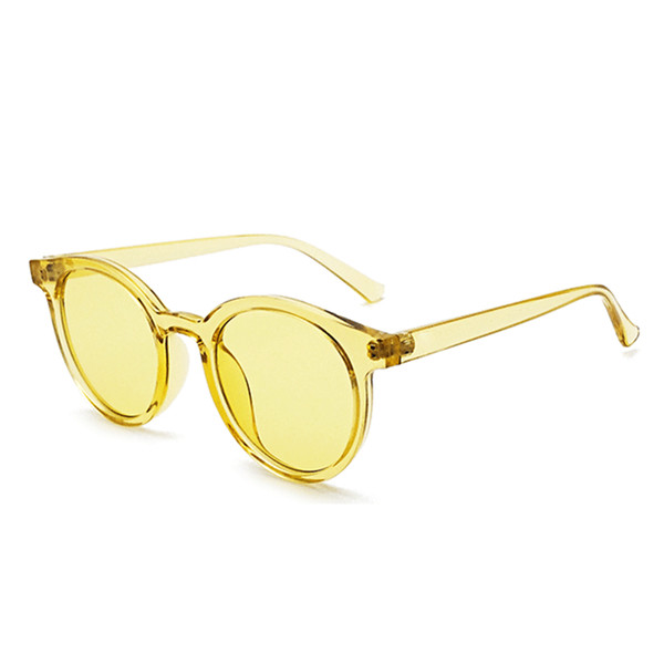 Σύγχρονα γυαλιά ηλίου σε διάφορα χρώματα κατάλληλα για άνδρες και γυναίκες