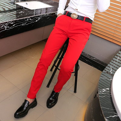 Τα μοντέρνα παντελόνια των ανδρών μοντέλου Slim σε τρία χρώματα