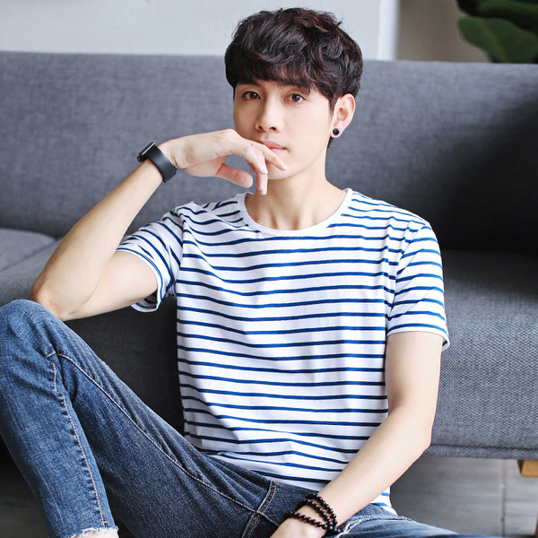 Ριγέ μπλουζάκι άνδρας με λαιμόκοψη σε δύο χρώματα