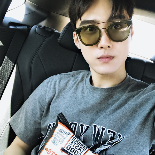 Ochelari de soare eleganti pentru barbati in doua modele