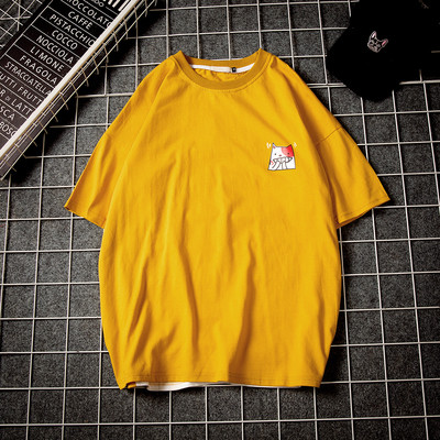 Μοντέρνο αρσενικό μπλουζάκι με ενδιαφέρουσα εφαρμογή σε κίτρινο και μπλε χρώμα