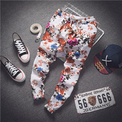 Modern színes férfi nadrág virágos motívumokkal