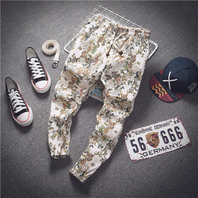 Modern színes férfi nadrág virágos motívumokkal