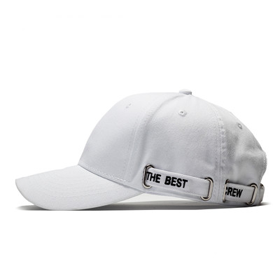 Ένα casual καπέλο για άνδρες με γείσο σε διάφορα χρώματα με επιγραφές