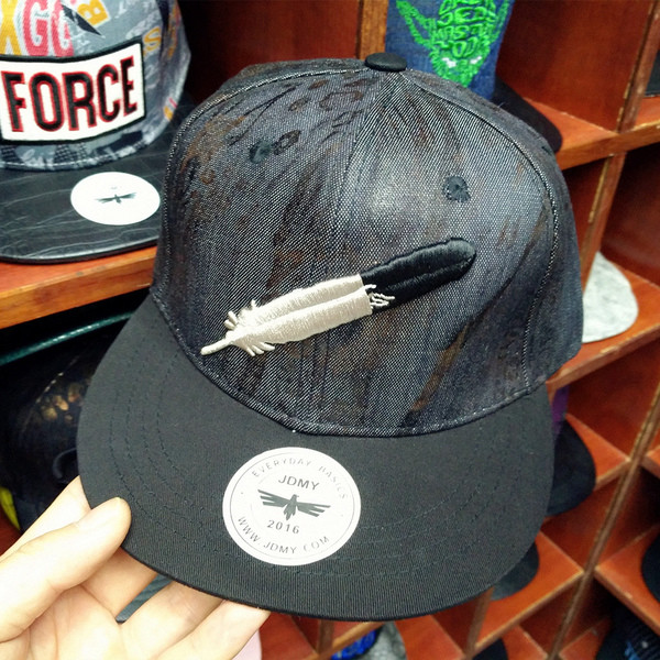 Palarie barbateasca cu viziera dreapta in mai multe modele