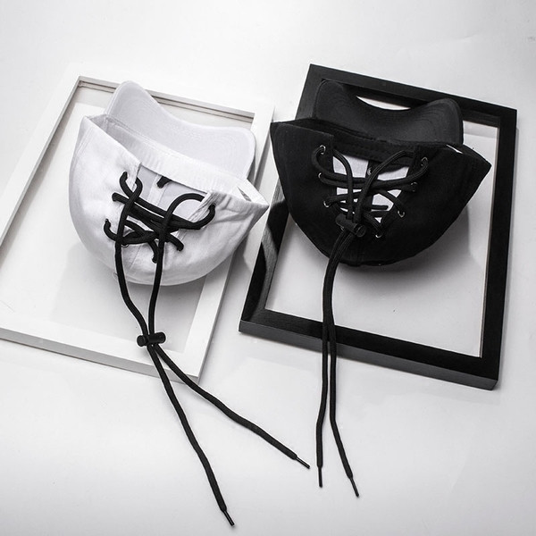 Αντρικά καπέλα με λευκούς και μαύρους δεσμούς