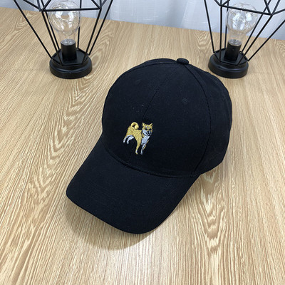 Ανδρικό καπέλο με κεντήματα και τετράχρωμη επιγραφή