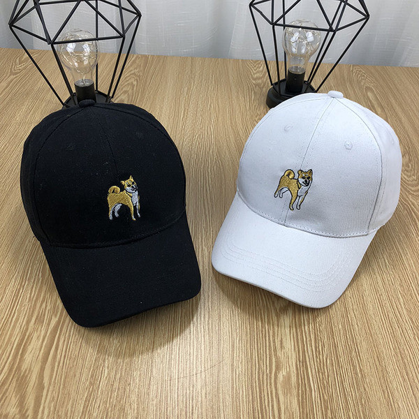 Ανδρικό καπέλο με κεντήματα και τετράχρωμη επιγραφή