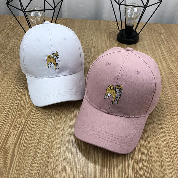 Ανδρικό καπέλο με κεντήματα και τετράχρωμη επιγραφή