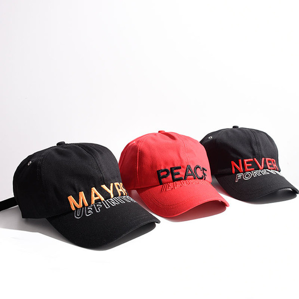 Pălărie casual bărbătească cu vizor în trei modele