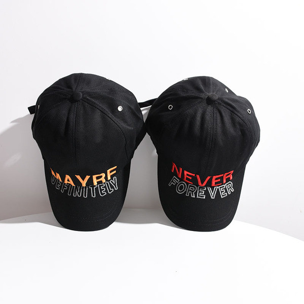 Pălărie casual bărbătească cu vizor în trei modele