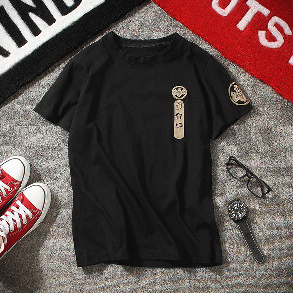 Tricou casual barbatesc cu o aplicatie interesanta in alb-negru