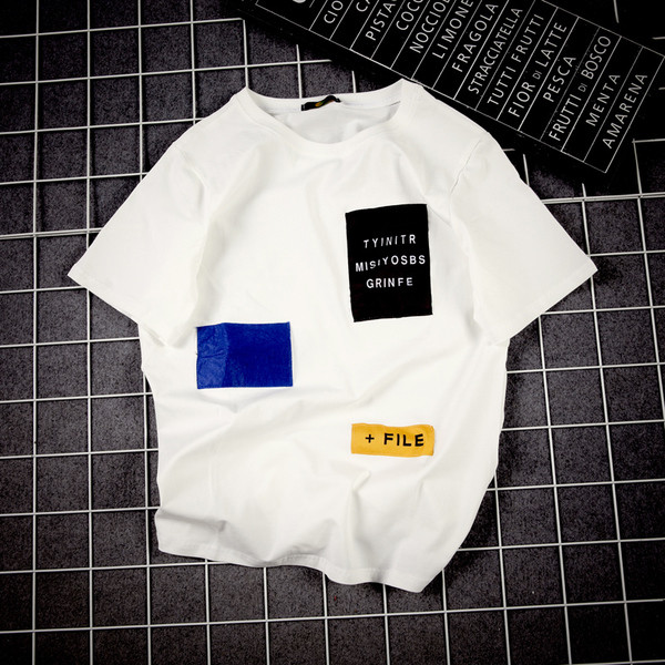 Tricou modern pentru bărbați cu pete colorate în alb și negru