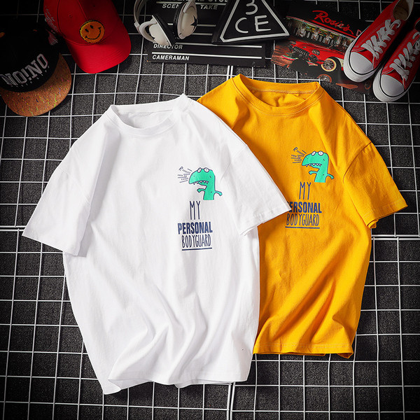 Лятна мъжка тениска с надписи в бял и жълт  цвят