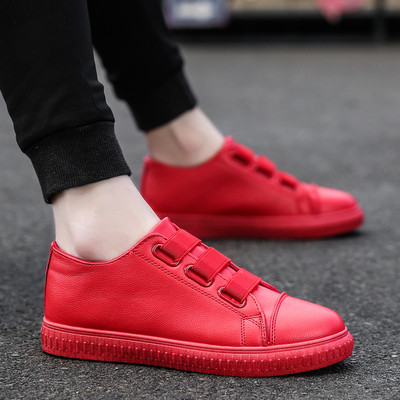 Tenisi actuali pentru bărbați în negru și roșu