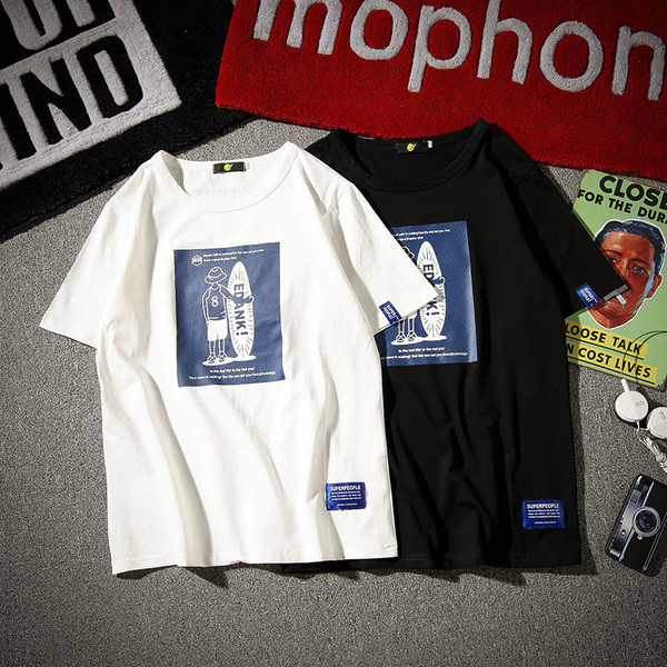 Tricou casual barbatesc cu decolteu O si aplicatie colorata in mai multe culori