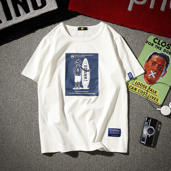 Tricou casual barbatesc cu decolteu O si aplicatie colorata in mai multe culori