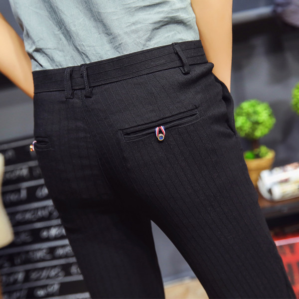 Pantaloni bărbați cu dungi de culoare neagră