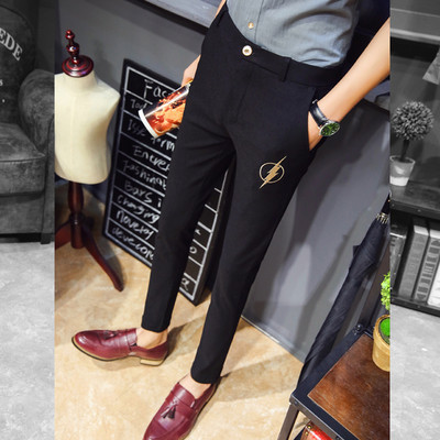 Κομψά μαύρα παντελόνια ανδρών με κεντήματα