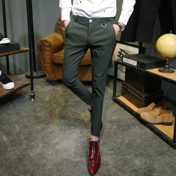 Κομψά παντελόνια καλοκαιρινών ανδρών σε δύο χρώματα