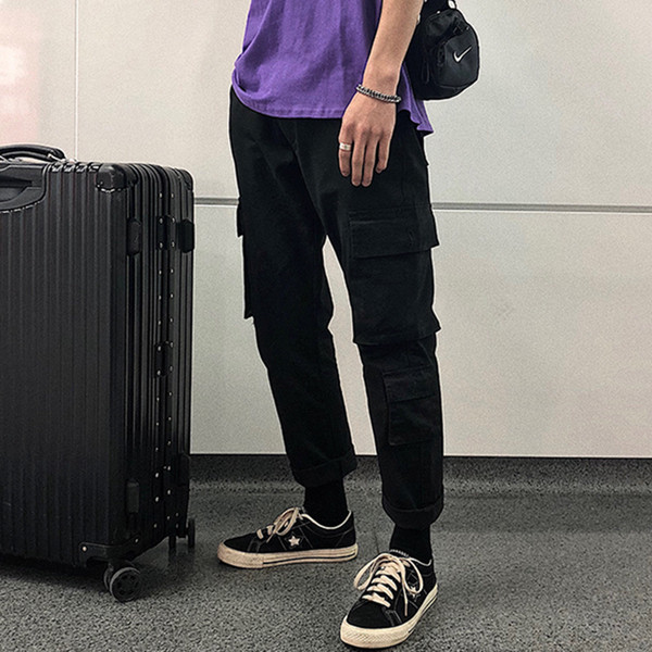 Ανδρικά αθλητικά παντελόνια με πλευρικές τσέπες