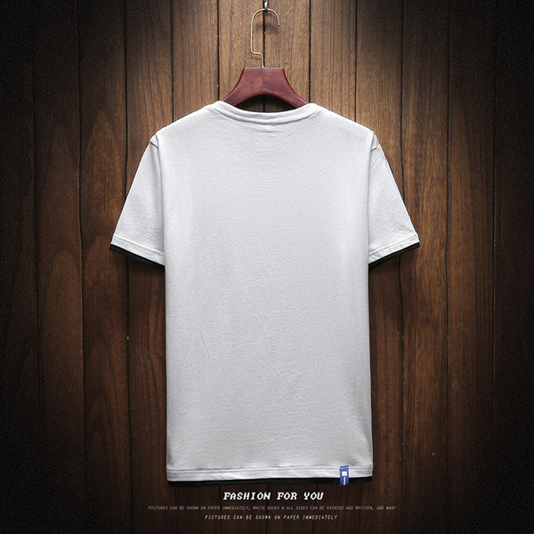 Tricou elegant pentru bărbați cu decolteu O, model simplu în alb-negru