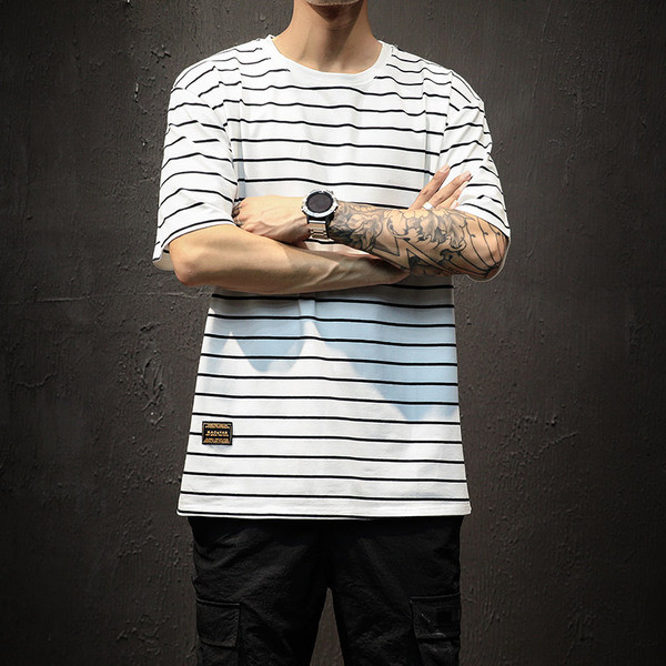 Tricou bărbătesc în dungi cu decolteu O în mai multe culori