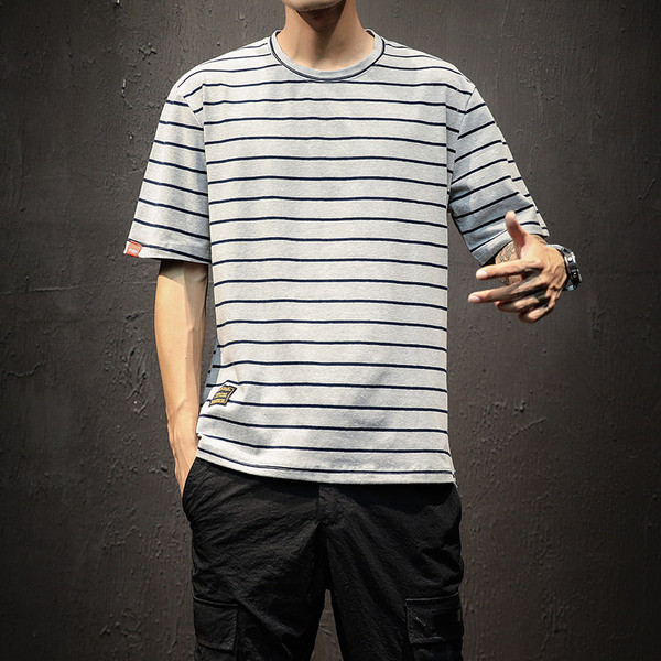 Tricou bărbătesc în dungi cu decolteu O în mai multe culori