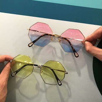Σύγχρονα γυαλιά ηλίου σε τρία χρώματα unisex