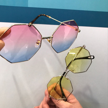 Σύγχρονα γυαλιά ηλίου σε τρία χρώματα unisex