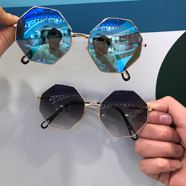 Ochelari de soare moderni în trei culori unisex